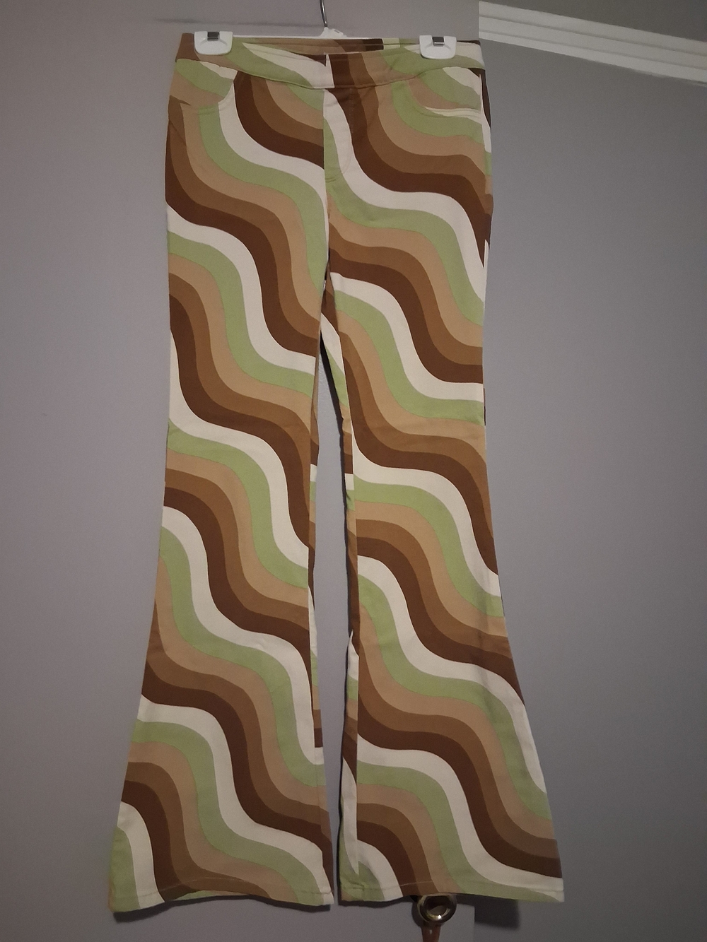 Social Tourist -Wide-Leg Retro Wave Pants in Green & Brown